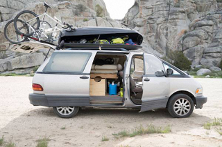 Illustration for article titled For $7,500, This 1995 Toyota Previa Might Make You A Happy CamperÂ